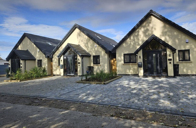 KERRY COTTAGE, pet friendly, country holiday cottage in Talacre