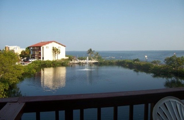 Key Largo condo w/gorgeous sunset bay view available week of March 10-17, 2018