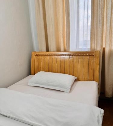 Khongor Guest house & Tours