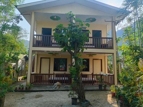 Kiarra Krisxia Lodge 2