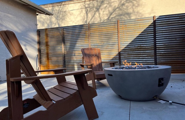 Kick Aspen: Hot Tub, BBQ & Cozy Dog-Friendly Stay