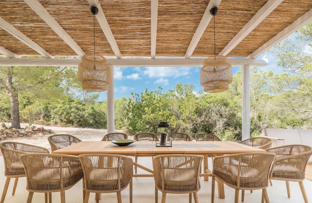 Kids friendly Villa next to Cala Vedella with 4 bedrooms