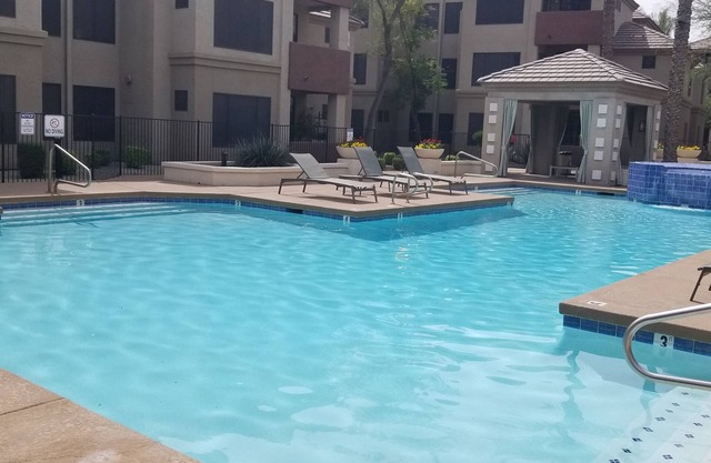 KING BED Gated Chase Field is close! Community Pool