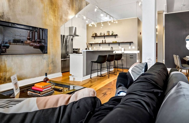 KING Sleep10 5Bed 4BR 2BA Swepson ICON 102