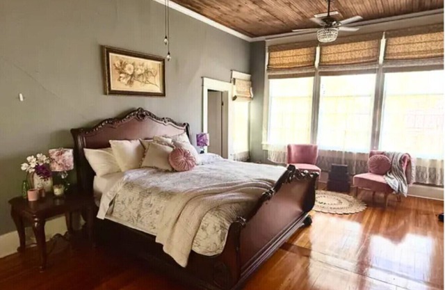 King Suite in Historic District | Downtown Stay