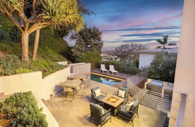 Kings Road | West Hollywood Luxury | Pool, Views, Firepit, Modern Design