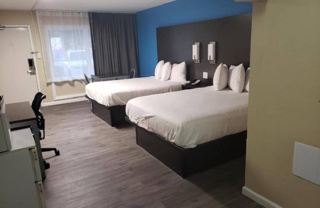 Kitchenette 2 Queen Beds Non Smoking