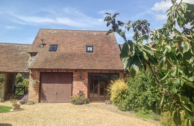 KITTY'S LOFT, family friendly, character holiday cottage in Godshill