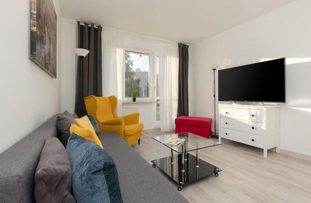 Kopcińskiego Bright & Spacious Apartment Warsaw Ursynów by Noclegi Renters
