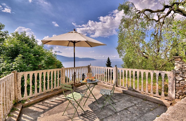 L'Antica Limonaia by Theater Home - with marvellous lake view and private pool