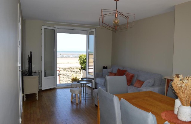 L'Estran - maison sur la digue avec vue mer