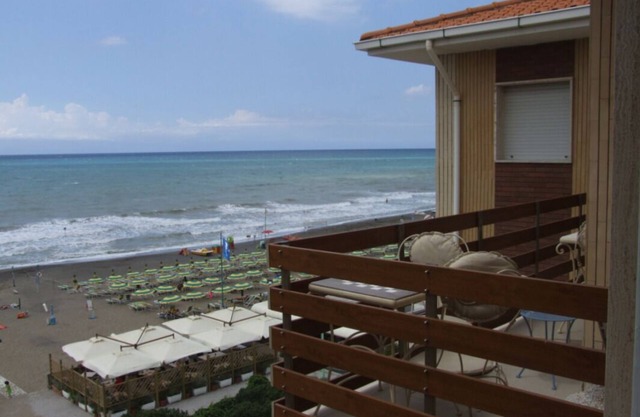 Le Finestre - One Bedroom Apartment, Sleeps 5