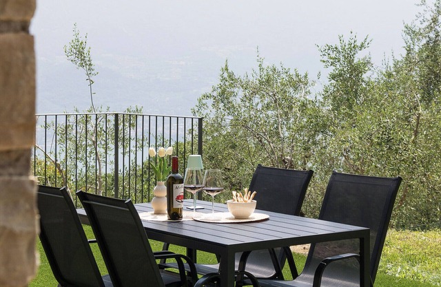 L'oliver with lake view next to Limone sul Garda