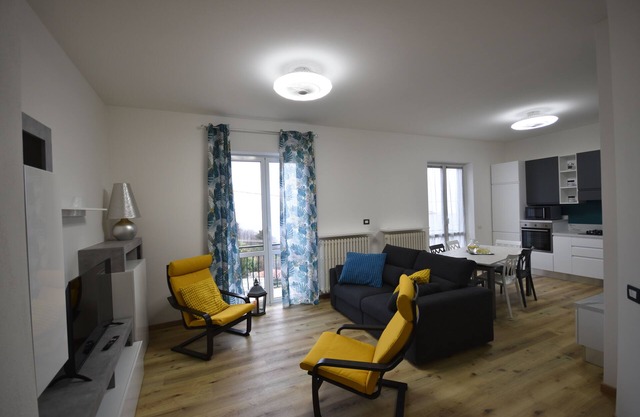 La Casa Gialla - Girasole Appartamento Luminoso e Moderno