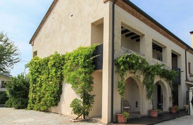 La Castellana near Treviso Venice and Prosecco Hill with private pool