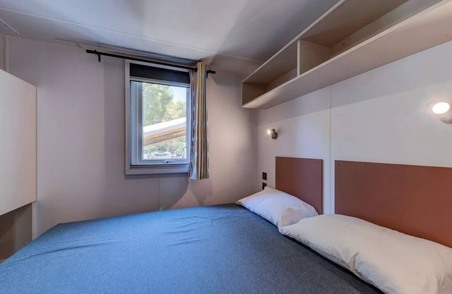 La Croix du Vieux Pont campsite* - Mobile home Comfort 4 rooms 6 people air-conditioned - TV