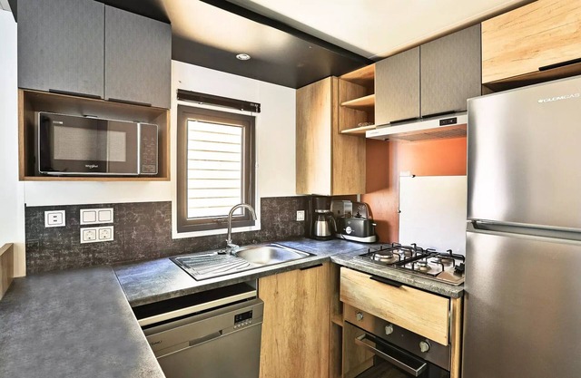 La Croix du Vieux Pont campsite* - Mobil-home Premium Azure 4 rooms 6 people air-conditioned