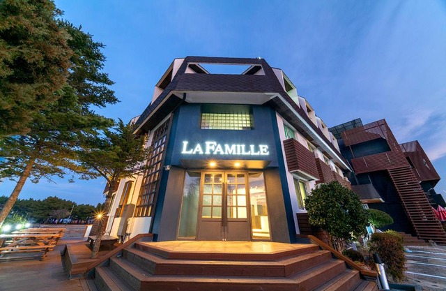 La Famille