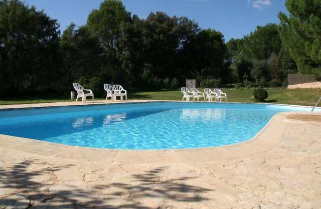 La Farigoule, 8 person rental with shared pool, nature and calm