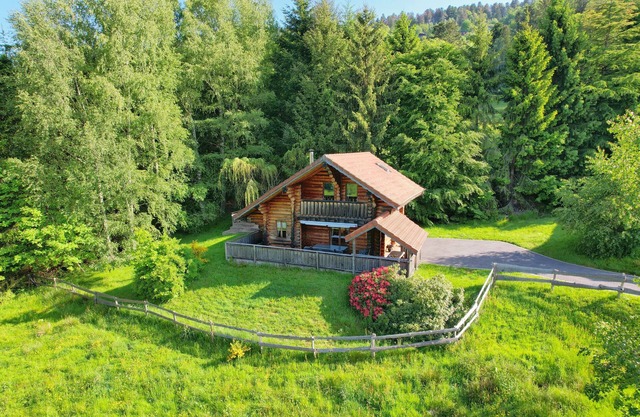 La fuste de Sertigoutte, log chalet, kota-sauna and pool access for 5