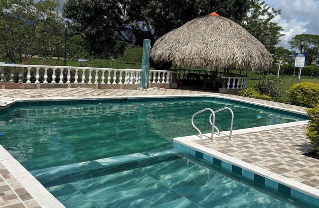 La Gema De Quindio Montenegro con AC & WiFi 2BR/2.5Ba