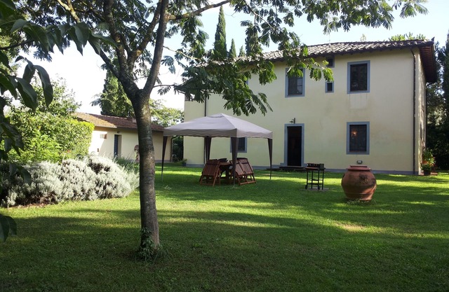 "LA GINESTRA DI VALERIO" : BETWEEN FLORENCE AND SIENA, 10 MIN FROM SAN GIMIGNANO,