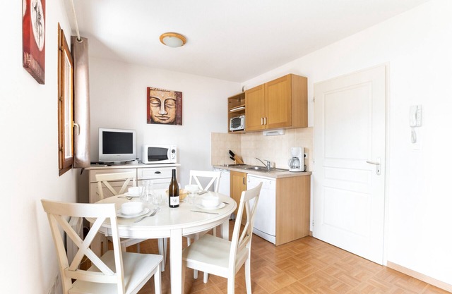 La Joue du Loup, apartment for 4, balcony