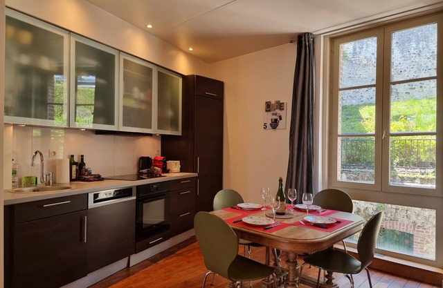 “La Maison du Puits”, with wood-burning stove, Honfleur center 5P