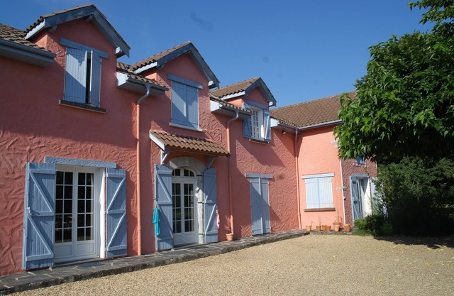 🌸 La Maison Rose – Your Dream French Countryside Escape 🌸