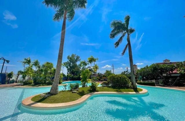 La Mirada Deluxe Suites with Oceanview