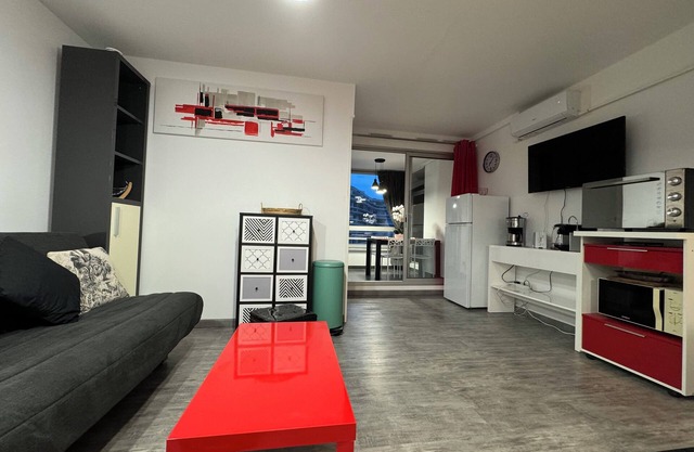 La palmeraie apartment, two minutes from the sea, Mediterranean beaches