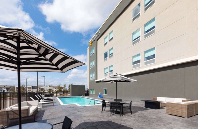 La Quinta Inn & Suites by Wyndham Austin Parmer/Tech Ridge