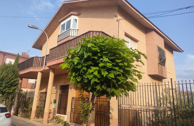 LA RIOJA HOUSE casa entera Mesa de pinpong Parking gratuito, Chimenea, barbacoa CENTRO