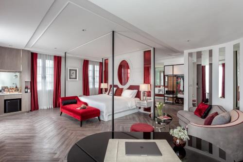 La Seine Hotel