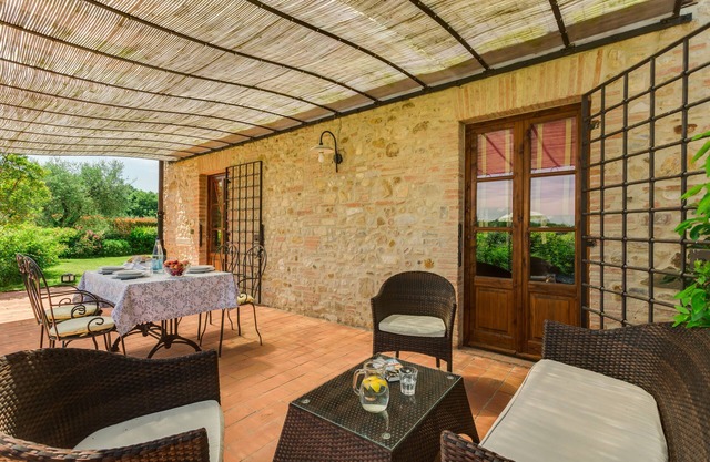La Stalla, beautiful 2 bedrooms apartment in the Chianti region with pool & A/C