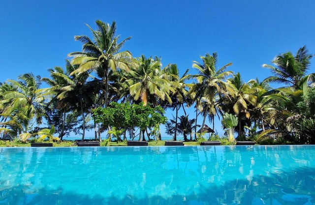 La villa Boraha Large luxury villa with swimming pool on the first line.