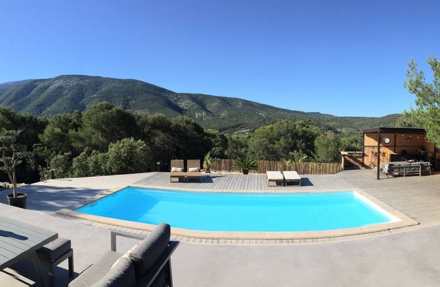 La Villa Des Baronnies facing Mont Ventoux, 10 people