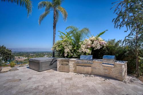 LA Villa Lake View Home