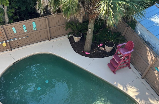 Labor Day Special! Salt Water Pool! 4Bd-3Ba, Elevator, 5 Decks, Ocean views