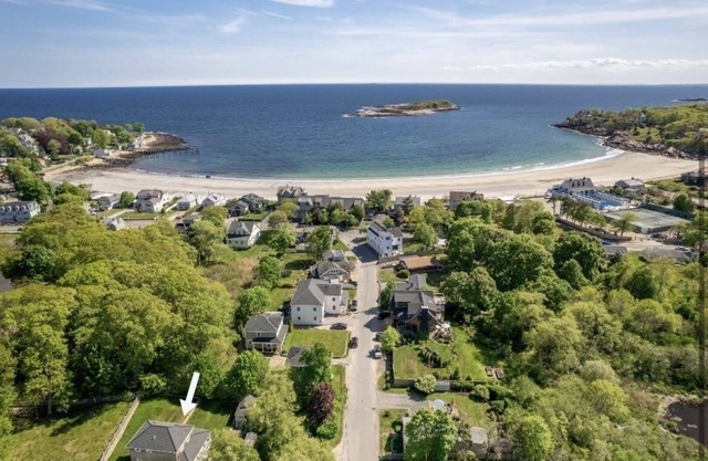 LABOR DAY SPECIAL: Save 10%! Come enjoy last weekend of summah on PRIVATE beach!