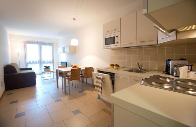 Lacroma Aparthotel