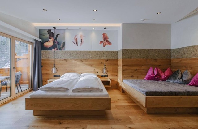 Lady's slipper short - loisi's Boutiquehotel