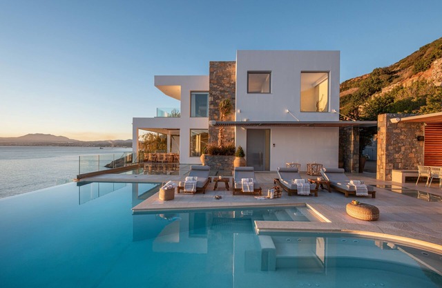 Lady Sea - 6 Bedroom Villa with Heated Pool & Private Beach Access