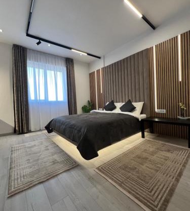 Lagoon Studio 706