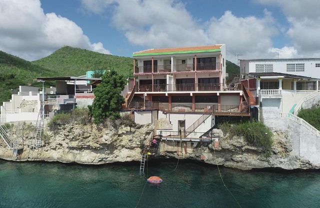 Lagun Ocean View Villa with Own Private Beach