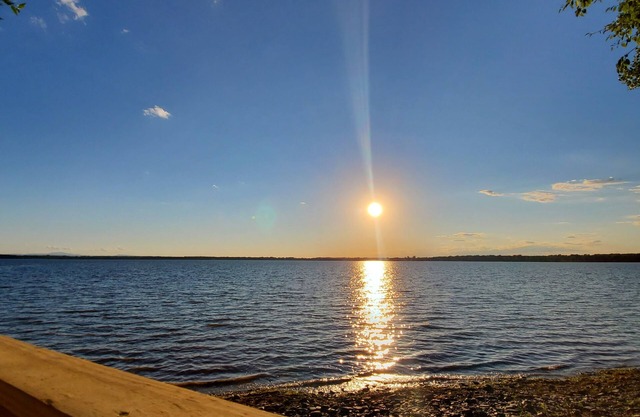 Lake Champlain Waterfront: Amazing Sunsets, Private Beach, and Firepit