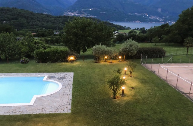 Lake Como magnificent lake view, tennis court, pool, garage