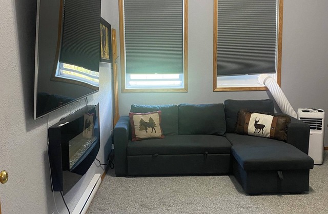 🌲Lake Escape at Pigeon Hideaway – Pet Friendly!⛳️🛶