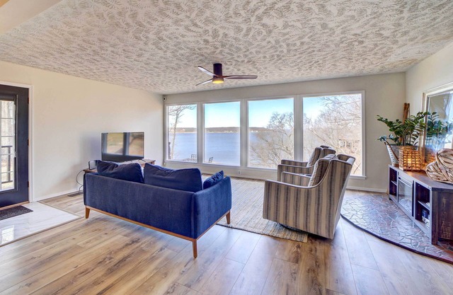 Lake Hudson Home w/Patio in Locust Grove