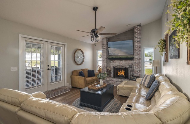 Lake Retreat w/Pool & Hot Tub near Bok Tower